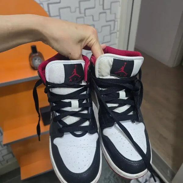 [BUNJANG] Air Jordan 1 Mid Black White Red Sneakers / 에어 조던 1 미드 블랙 화이트 레드