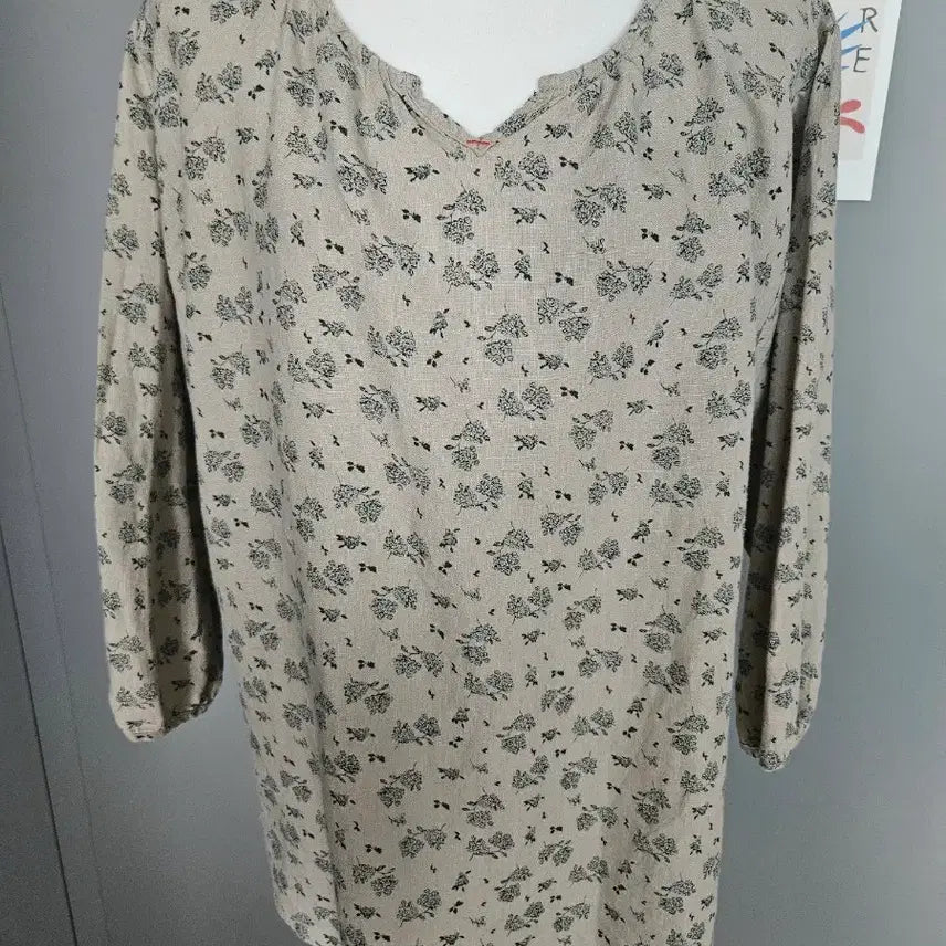 [BUNJANG] Beige Flower Blouse / 베이지 플라워 블라우스