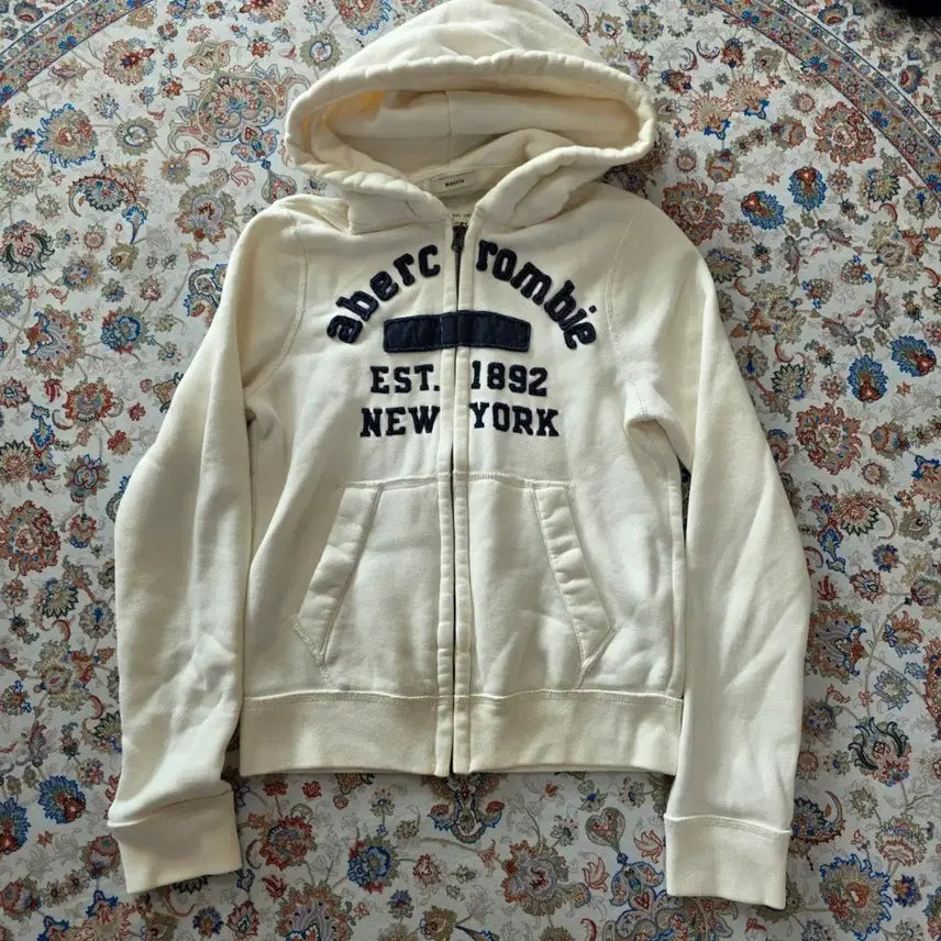 [BUNJANG] Abercrombie Embroidered Hoodie Zip-Up Ivory Kids XL / 아베크롬비 자수 후드집업 아이보리 키즈XL 55