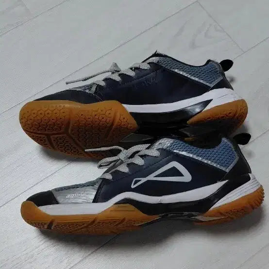 [BUNJANG] Xiom Salsa 5 Table Tennis Shoes - Navy, Size 250 / 엑시옴 살사 5 네이비 탁구화