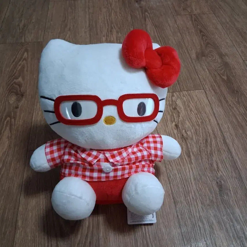 [BUNJANG] Sanrio Hello Kitty Nerd Plush Medium / 산리오 헬로키티 봉제인형 너드/중형(무료배송)