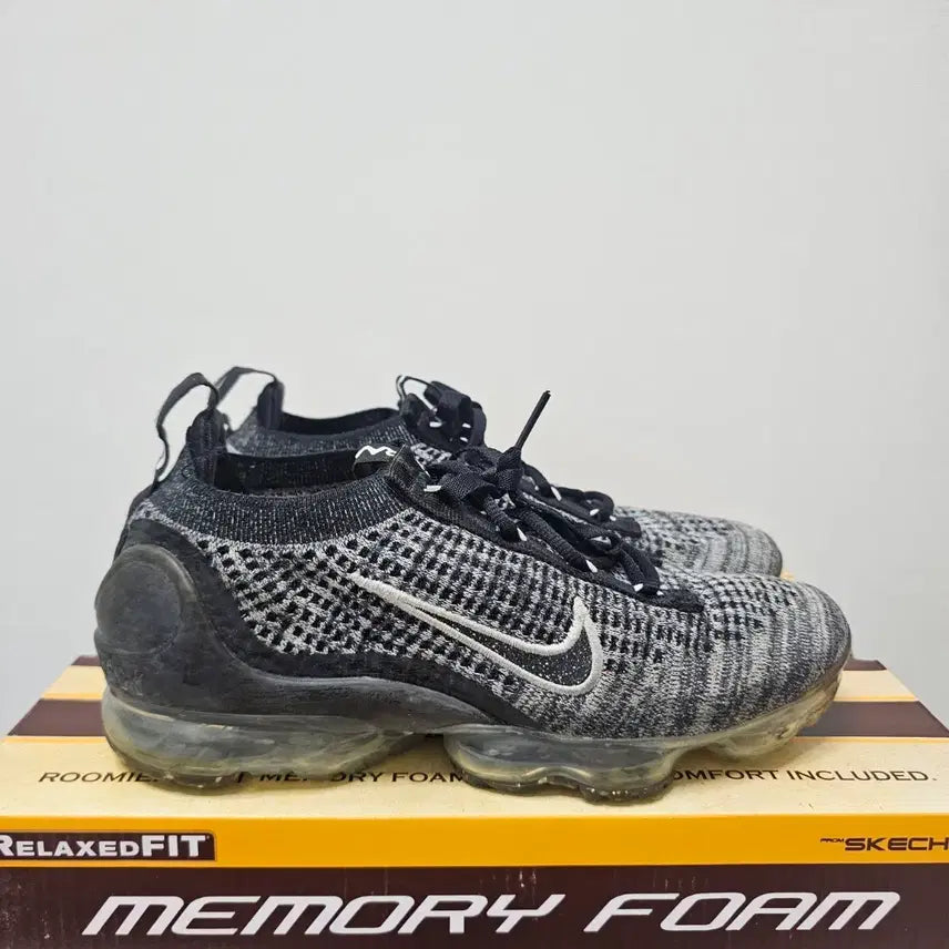 [BUNJANG] Nike Air Vapormax 2021 Black White 240 / 240나이키 에어 베이퍼맥스 2021 블랙 화이트  -1155