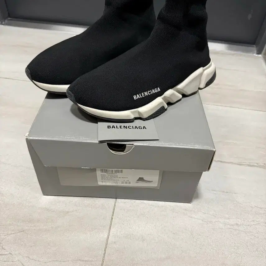 [BUNJANG] Balenciaga Speedrunner Sneakers / 정품/발렌시아가/스피드러너