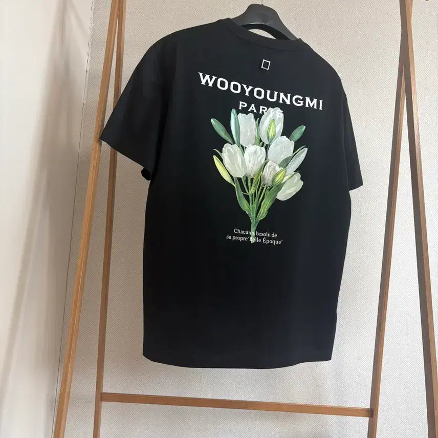 [BUNJANG] Wooyoungmi Flower Print Back Logo T-shirt / 우영미 플라워 프린트 백로고 티셔츠