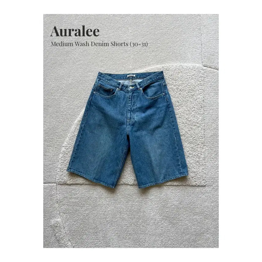 [BUNJANG] Auralee Medium Wash Denim Bermuda Shorts / Auralee 미디엄 워싱 데님 숏츠 (30-31)