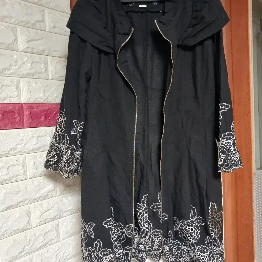 [BUNJANG] Black Floral Embroidered Jacket / 블랙 자켓 꽃 자수