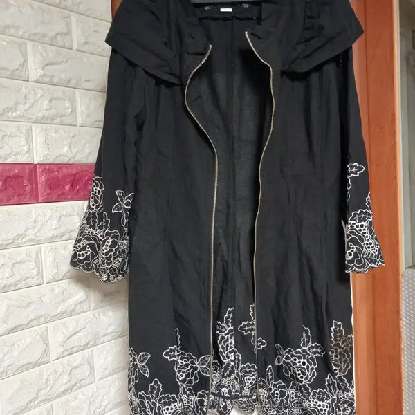 [BUNJANG] Black Floral Embroidered Jacket / 블랙 자켓 꽃 자수