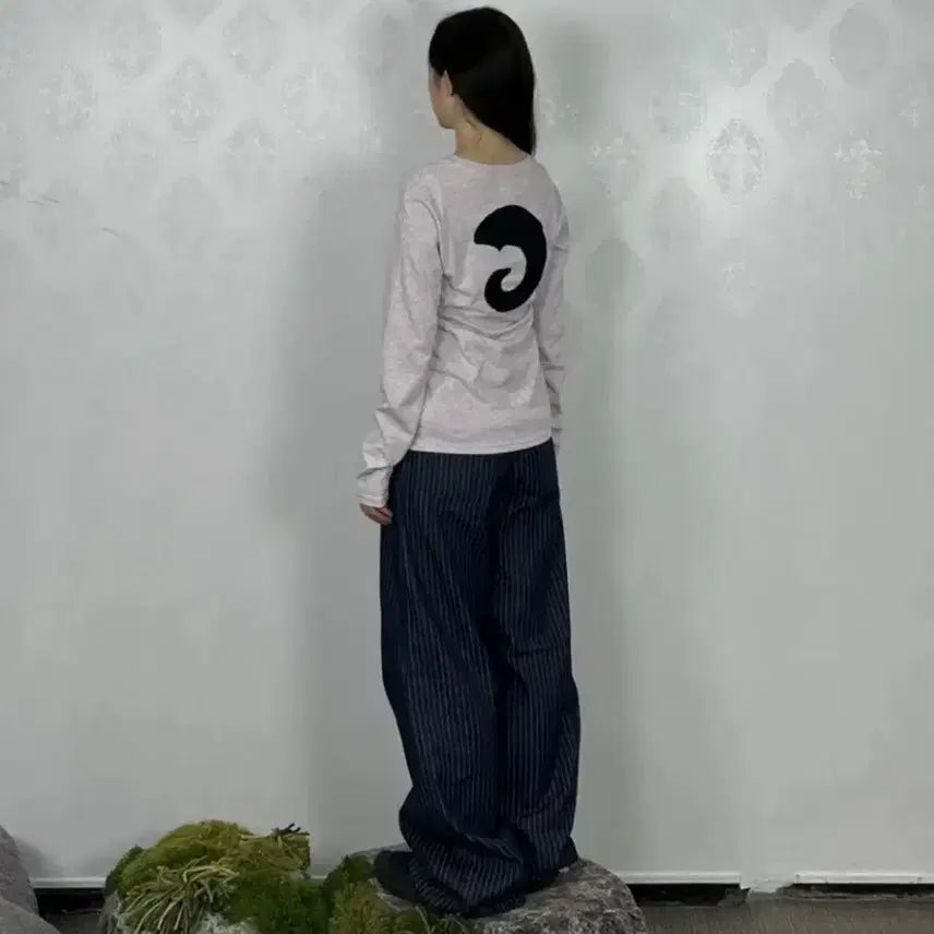 [BUNJANG] Magnesium Carbonate Long Sleeve T-Shirt Light Pink / 탄산마그네슘 혼 아플리케 롱슬리브 라이트핑크