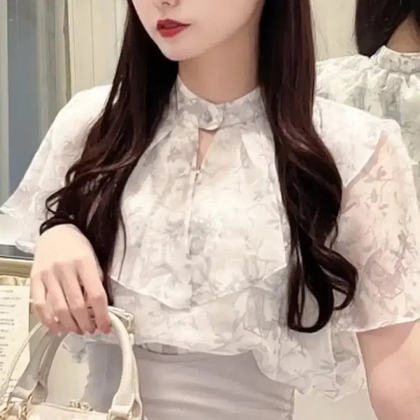 [BUNJANG] Michelle Macaron Royal Frill Blouse / 미셸마카롱 로얄 프릴 블라우스 일브 스나계