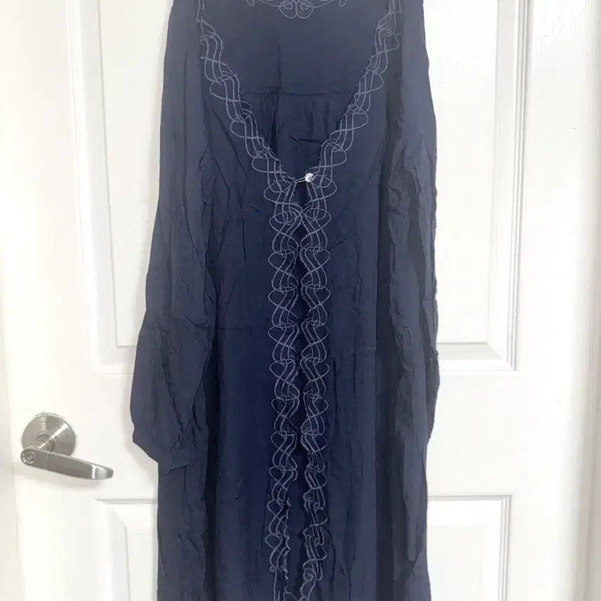 [BUNJANG] Mori Girl Navy Embroidered "Master" Dress / 모리걸 네이비 자수 바선생 원피스