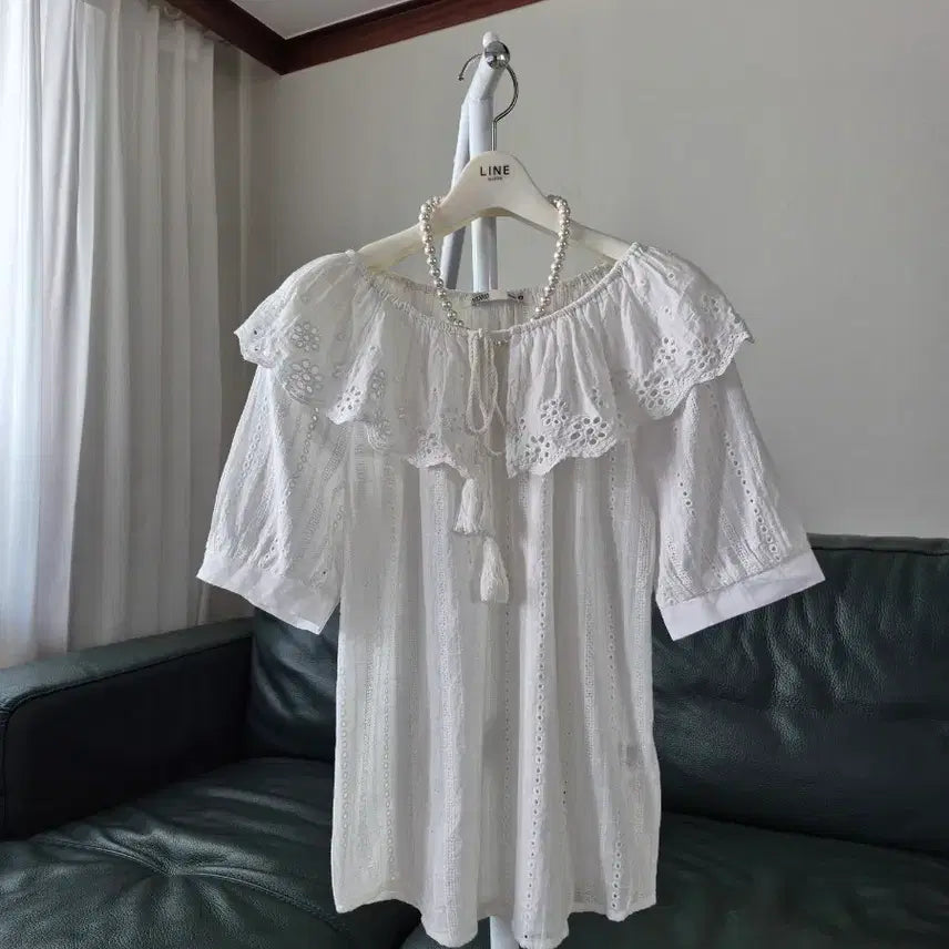 [BUNJANG] MIXXO 100% Cotton Eyelet Blouse Size S / 미쏘 면100 아일렛 블라우스 S