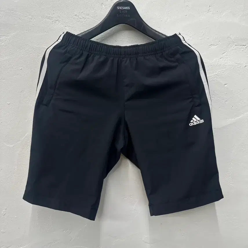 [BUNJANG] Adidas Women's Black Track Shorts (2XS) / 아디다스 여 반바지 블랙/추리닝 2XS