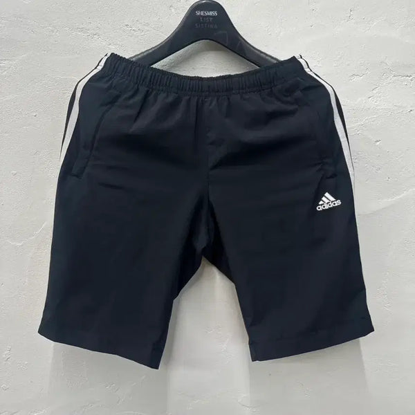 [BUNJANG] Adidas Women's Black Track Shorts (2XS) / 아디다스 여 반바지 블랙/추리닝 2XS