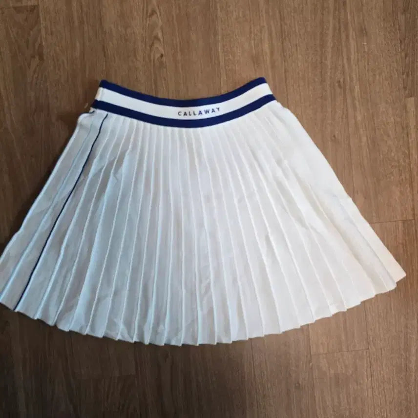 [BUNJANG] Callaway Golf Pleated Skirt - White (Size S) / 정품) 캘러웨이 골프스커트(미착용정가 15만)