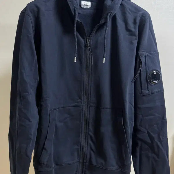 [BUNJANG] CP Company 26SS Light Fleece Lens Hooded Zip-Up Jacket / 씨피컴퍼니 26ss 라이트 플리스 렌즈 후드 집업