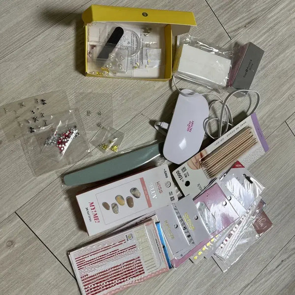 [BUNJANG] Nail Art Supplies Bundle with Gel Lamp and Press-On Gel Nails / 네일아트 재료 및 젤 램프, 붙이는 젤 네일