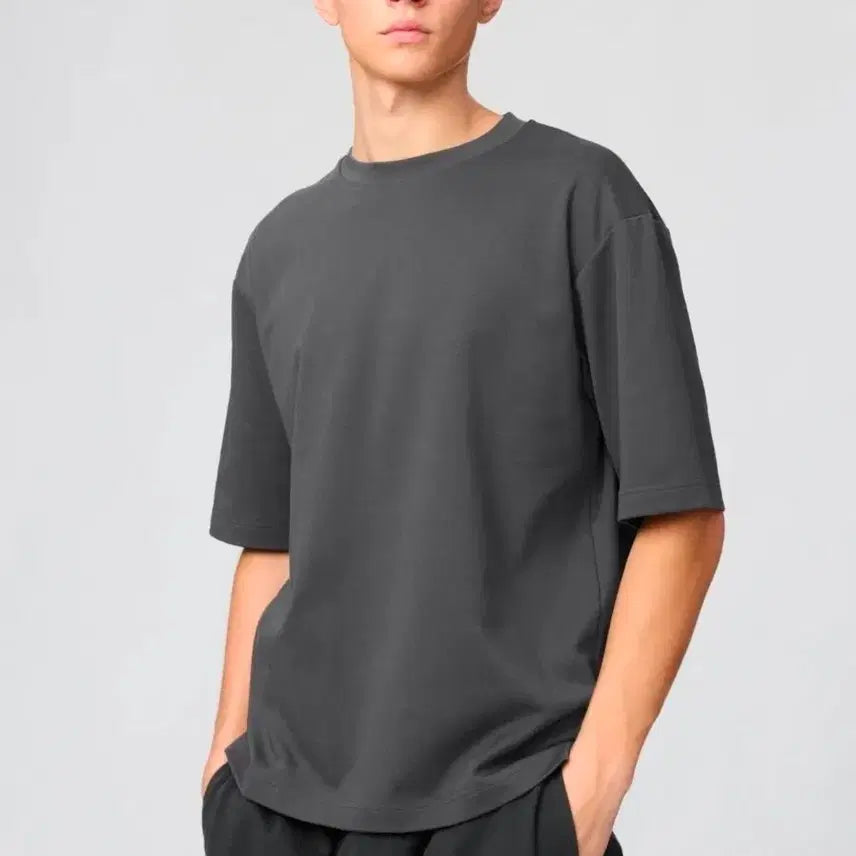 [BUNJANG] Uniqlo Airism Cotton Oversized Crewneck T-shirt (Short Sleeve) / [최종가] 유니클로 에어리즘 코튼오버사이즈 크루넥T(5부)
