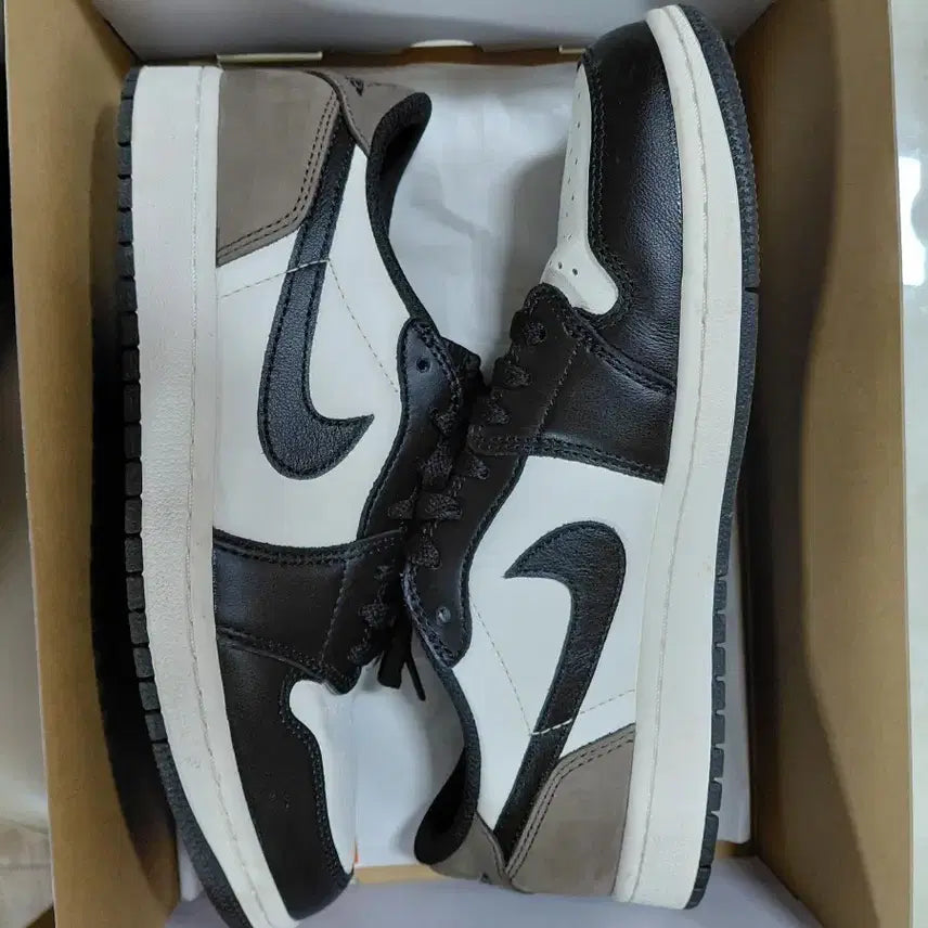 [BUNJANG] Air Jordan 1 Low OG Mocha Sneakers (Size 260) / 조던1로우 OG 모카(260)