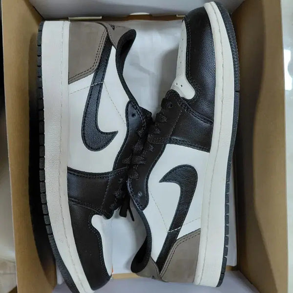 [BUNJANG] Air Jordan 1 Low OG Mocha Sneakers (Size 260) / 조던1로우 OG 모카(260)
