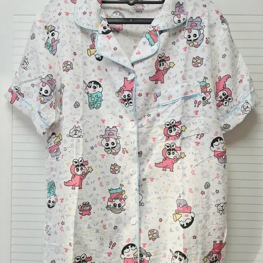 [BUNJANG] Crayon Shin-chan Character Short Sleeve Pajama Set / 짱구 잠옷 여성 캐릭터 반팔 반바지 여름 파자마 투피스 홈웨어 세트