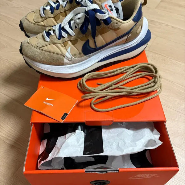 [BUNJANG] Nike Sacai Vaporwaffle Sesame And Blue Void (255cm) / 나이키 사카이 베이퍼와플 세서미 앤 블루 보이드 255cm