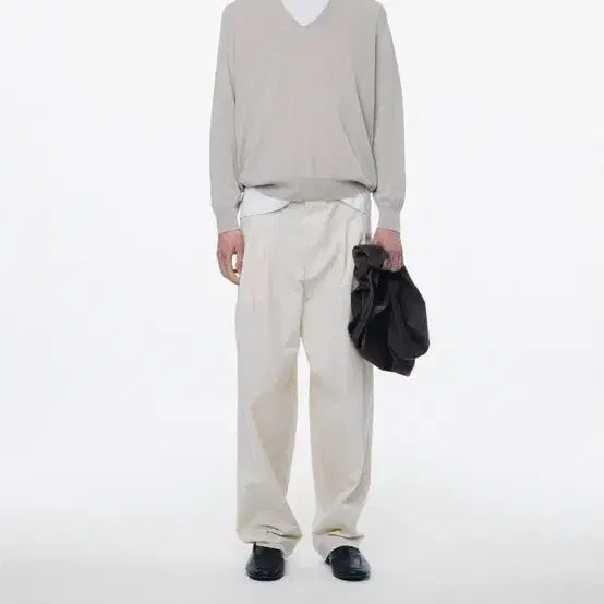[BUNJANG] Nothing Written Ciao V-Neck Pullover (Oatmeal) / 낫띵리튼 V넥 니트 Ciao v-neck pullover (Oatmeal