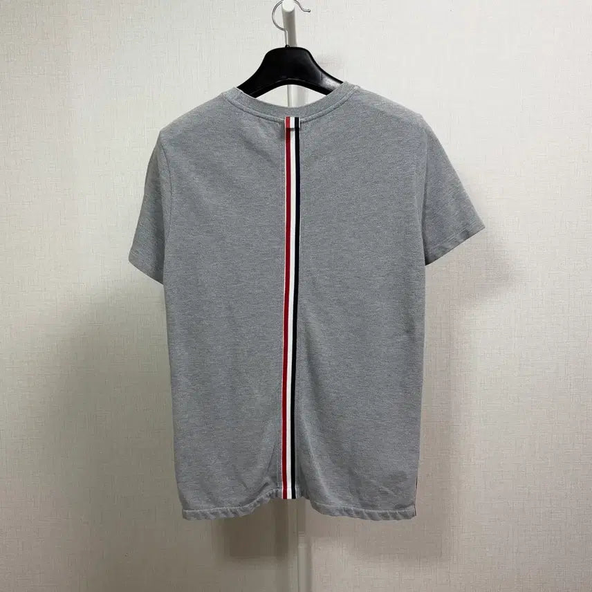 [BUNJANG] Thom Browne Back Tricolor T-shirt Grey / [2/정품] 톰브라운 백삼선 반팔티 그레이