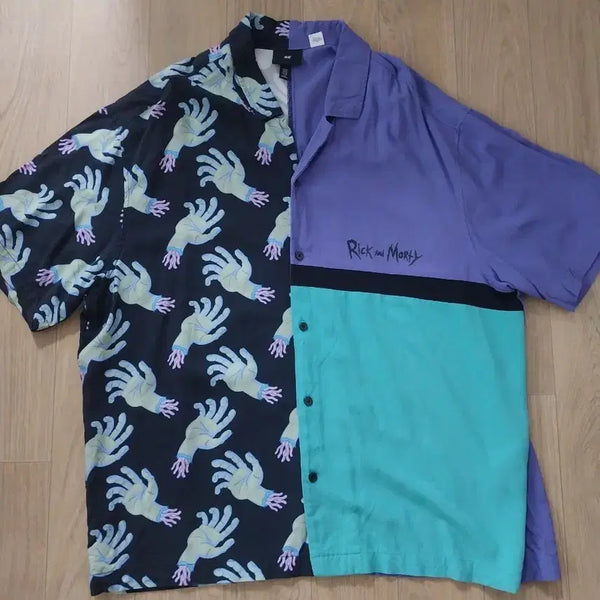 [BUNJANG] Rick and Morty x H&M Collaboration Oversized Resort Shirt / xxx 릭앤모티 h&m 콜라보 리조트셔츠 남방 오버핏 100~105