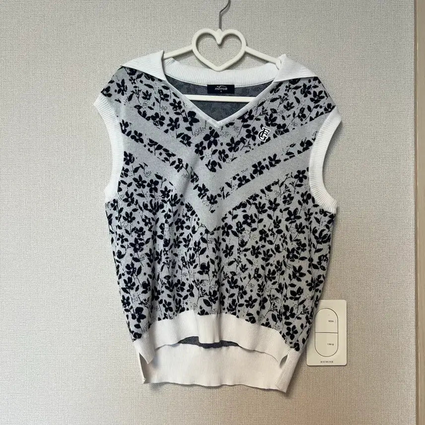 [BUNJANG] Phantom Golf Vest Floral Navy / 팬텀 꽃무늬 골프조끼 95