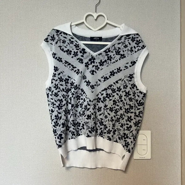 [BUNJANG] Phantom Golf Vest Floral Navy / 팬텀 꽃무늬 골프조끼 95