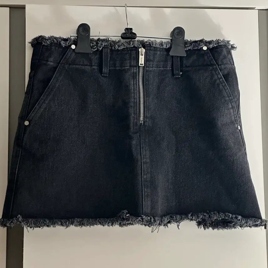 [BUNJANG] More Than Black Cut Off Denim Mini Skirt / 모어댄블랙 흑청 데님 미니 스커트 치마 CUT OFF DENIM
