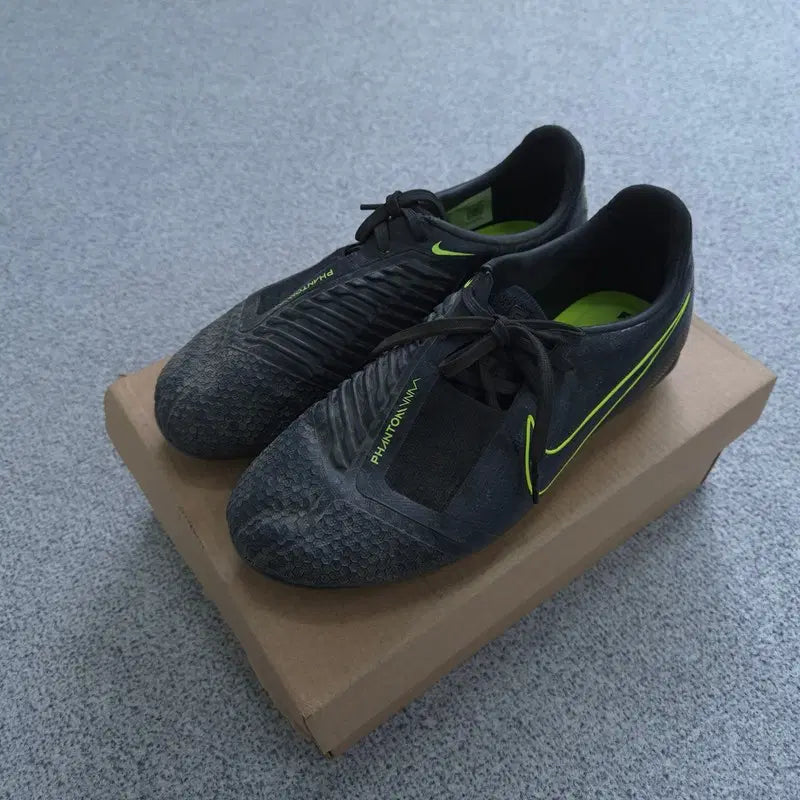[BUNJANG] Nike Soccer Cleats Athletic Shoes 240 / 240 나이키 축구화 스포츠용 운동화 | 0630C12