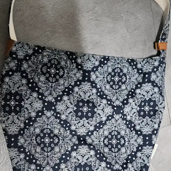 [BUNJANG] So Charming Paisley Tote Bag / so charming 쏘차밍 페이즐리 토드백