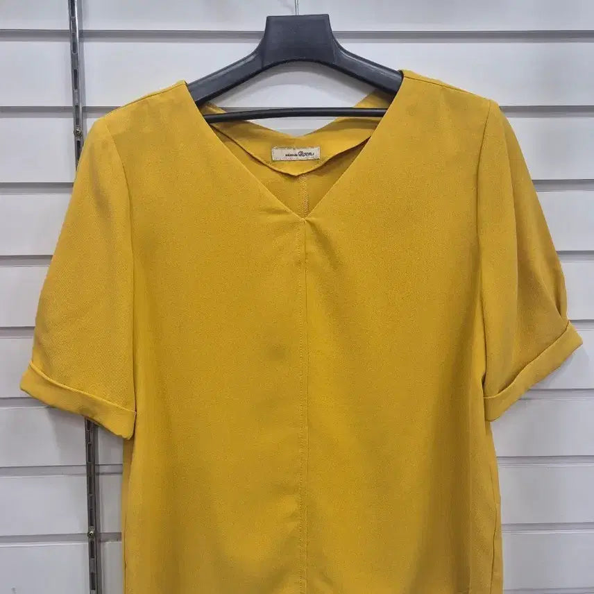 [BUNJANG] Roem Mustard Short-Sleeve Blouse / 로엠