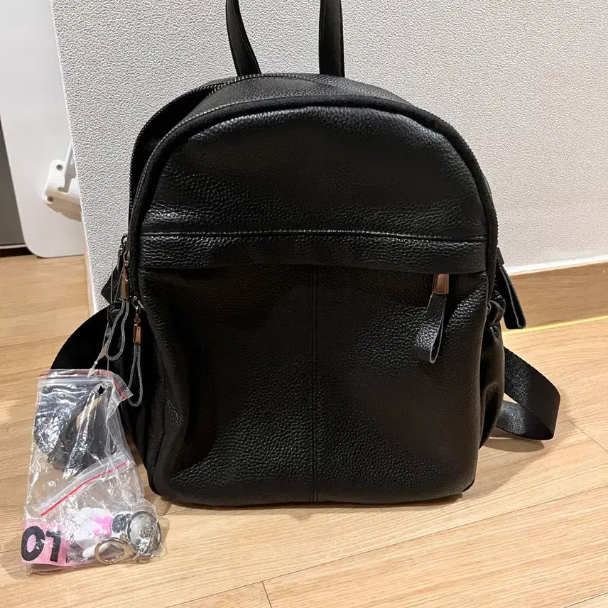 [BUNJANG] Black Leather Backpack / 검정색 가죽 백팩