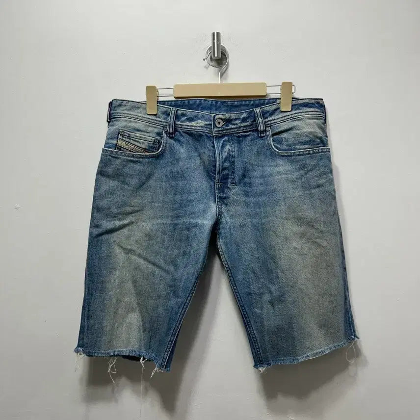 [BUNJANG] Diesel Denim Shorts Size 36 / 디젤 청바지 반바지 36사이즈