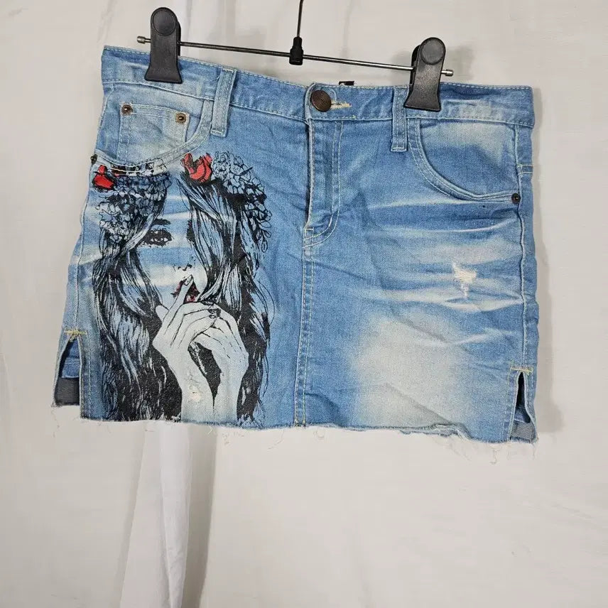 [BUNJANG] Y2K Vintage Illustration Skirt Pants (Size L) / y2k 빈티지 일러스트 치마바지L