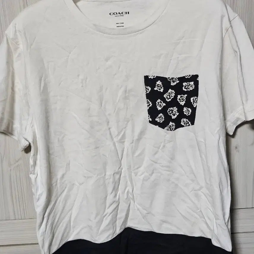 [BUNJANG] Coach Cotton Short Sleeve T-Shirt White Black Pattern Pocket / 코치 반팔티셔츠 화이트 블랙 패턴 포켓