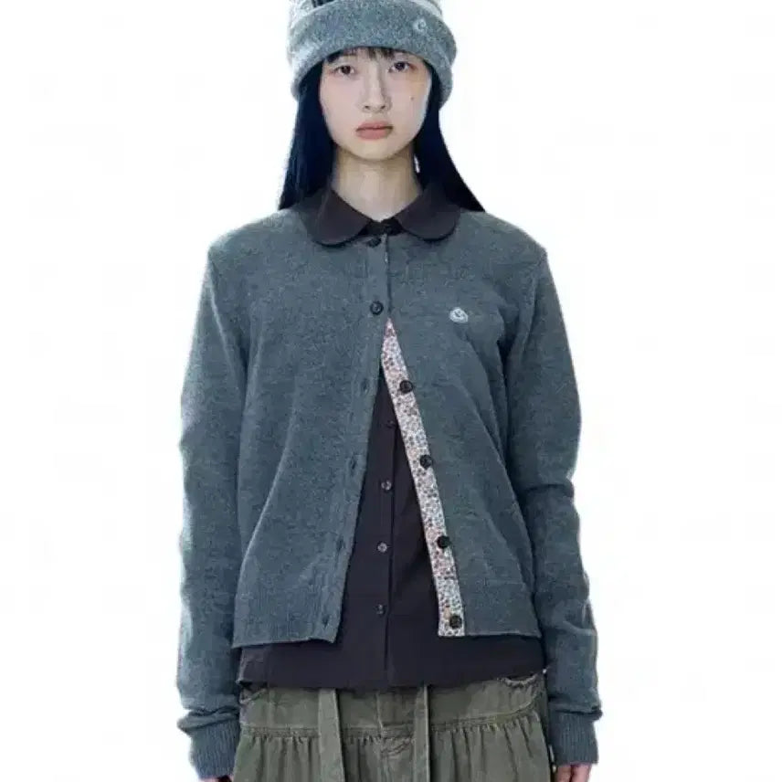 [BUNJANG] COYSEIO Flower Placket Cardigan Grey / 코이세이오 플라워 플래킷 가디건 COYSEIO FLOWER PLACKET