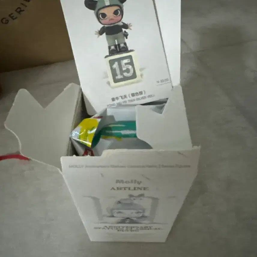 [BUNJANG] Pop Mart Molly Anniversary Classic Retro Series 2 Flying Child / 팝마트 [몰리 애니버서리 클래식 레트로 시리즈 2] 하늘을 나는 어린 소