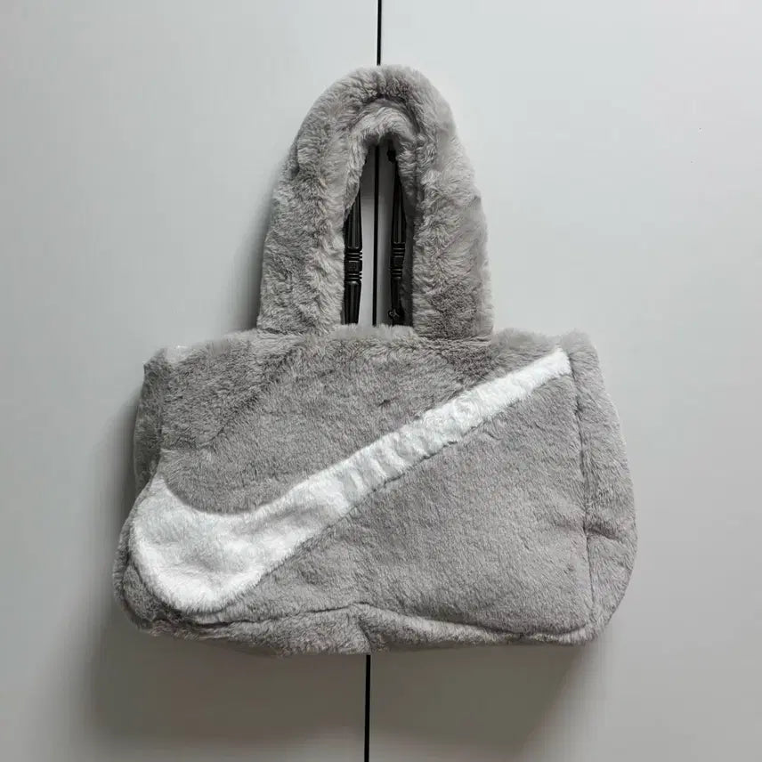 [BUNJANG] Nike Big Swoosh Fur Tote Bag Grey / 나이키 빅스우시 퍼 토트백 그레이