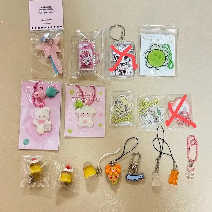 [BUNJANG] Character Frame Keychain Phone Strap (Individual) / 캐릭터 액자 키링 폰줄 (개별)