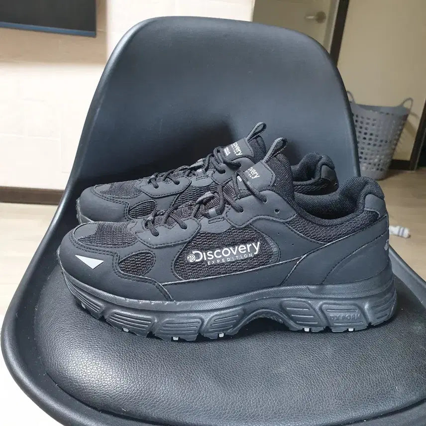 [BUNJANG] Discovery Expedition Sneakers Black Size 250 / 디스커버리 익스페디션 운동화 블랙 250