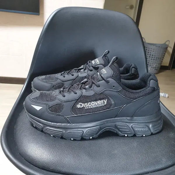 [BUNJANG] Discovery Expedition Sneakers Black Size 250 / 디스커버리 익스페디션 운동화 블랙 250
