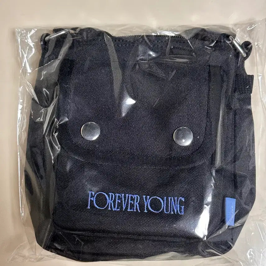 [BUNJANG] Day6 Forever Young Mini Crossbody Bag MD / 데이식스 미니 크로스백 엠디