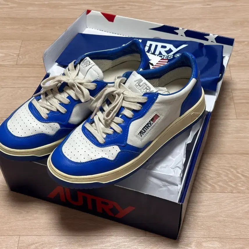 [BUNJANG] Autry Medalist White Blue Size 42 Sneakers / 오트리 메달리스트 화이트 블루 42