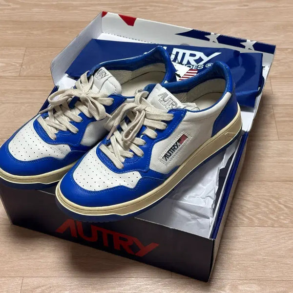 [BUNJANG] Autry Medalist White Blue Size 42 Sneakers / 오트리 메달리스트 화이트 블루 42