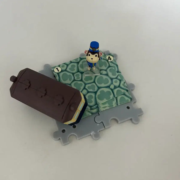 [BUNJANG] Animal Crossing Classic Gacha Station Master Train Figure Set / 동물의숲 고전 가챠 역무원 기차 피규어 세트