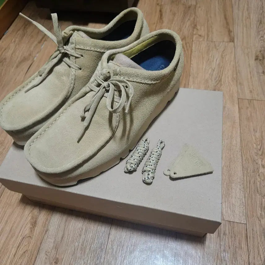 [BUNJANG] Clarks Wallabee GTX Maple US 9 / (260) 클락스 왈라비 고어텍스 메이플