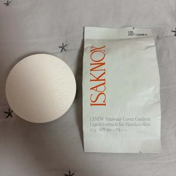 [BUNJANG] Isa Knox LXNEW Vita Wear Cover Cushion SPF50+ PA++++ (21 Light Beige) Case + Refill / 이자녹스 엘엑스뉴 비타웨어 커버쿠션 21호 라이트 베이지 케이스+리필